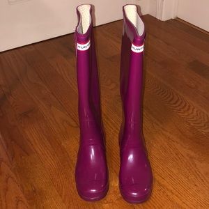 Hunter Original Tall Gloss Fuchsia rainboots, sz 8
